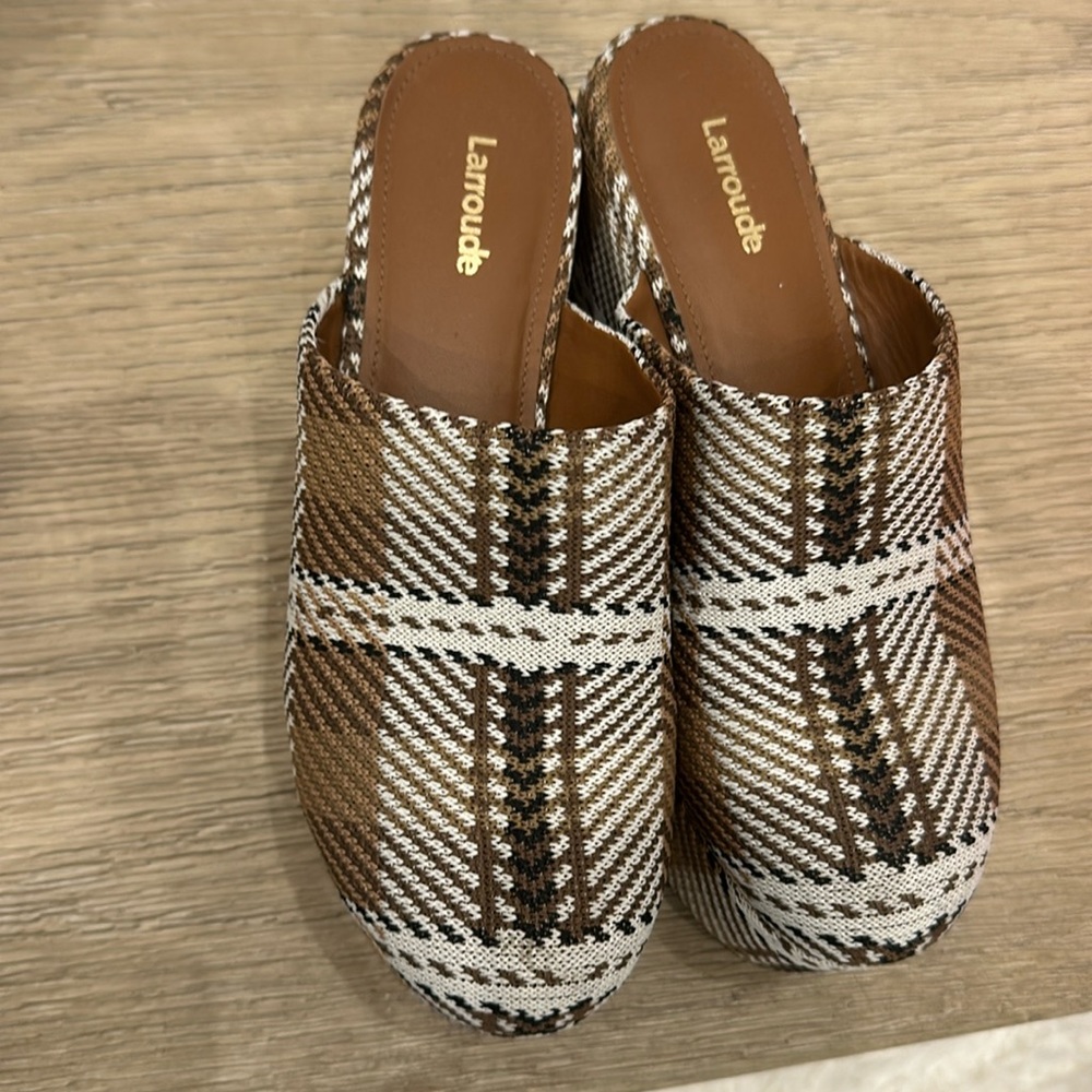 LARROUDE platform clogs size 7 GREAT CONDITION